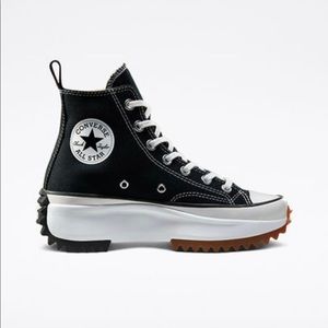 I am selling black converse size 10 can fit size 9